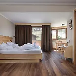 Hotel-gasthof Zur Schoenen Aussicht Hotel 3*