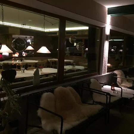 فندق Hotel-gasthof Zur Schoenen Aussicht 3*