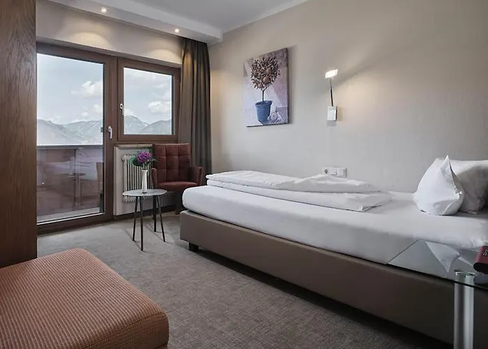 Hotel-gasthof Zur Schonen Aussicht 3*