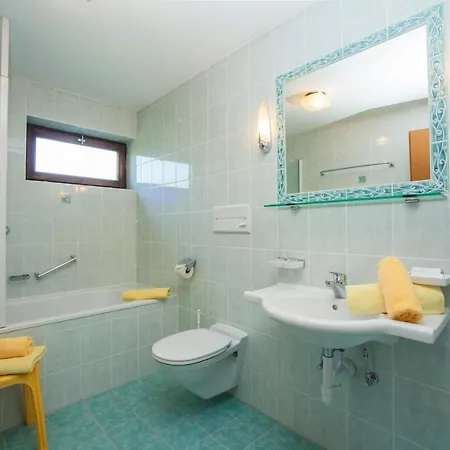 Hotel-gasthof Zur Schoenen Aussicht St. Johann in Tirol